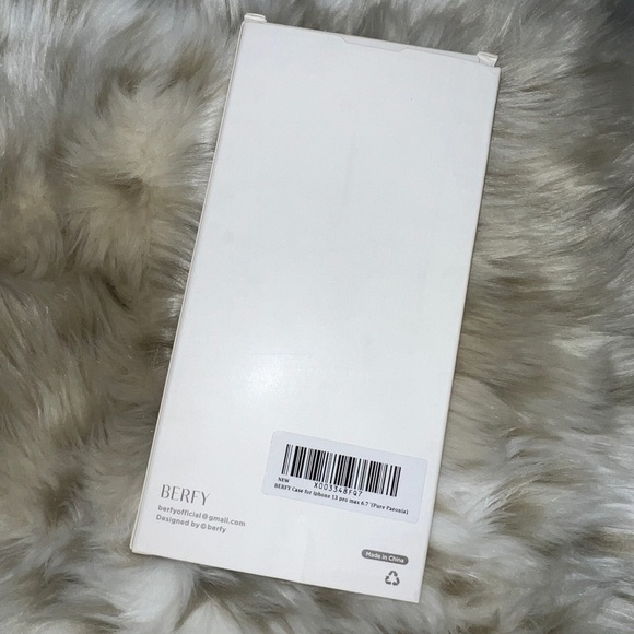 iPhone 13 Max floral phone case - Picture 3 of 3